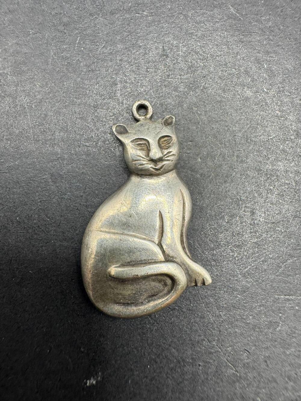 925 Sterling Silver Sitting Cat Pendant Charm Jewelry Vintage Style Animal